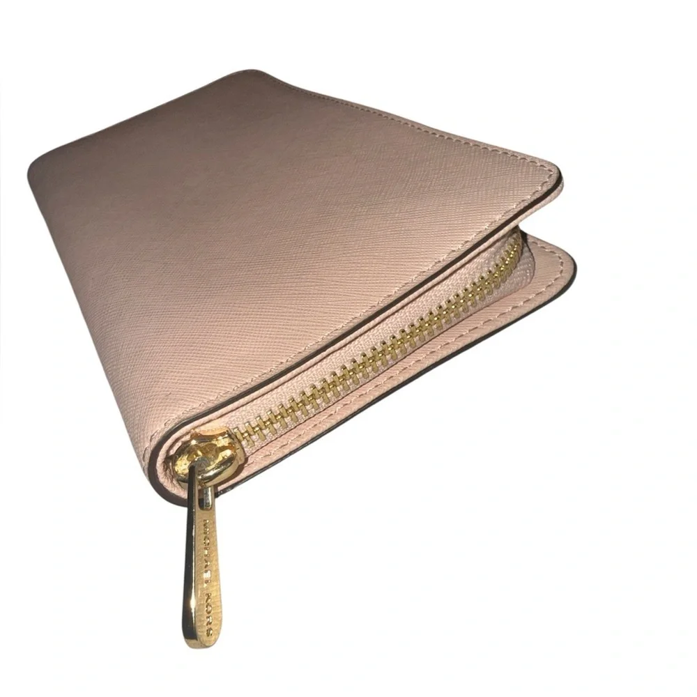 Michael Kors MK Hamilton Traveler Full Size Leather Zip Around Wallet 8” x 4”